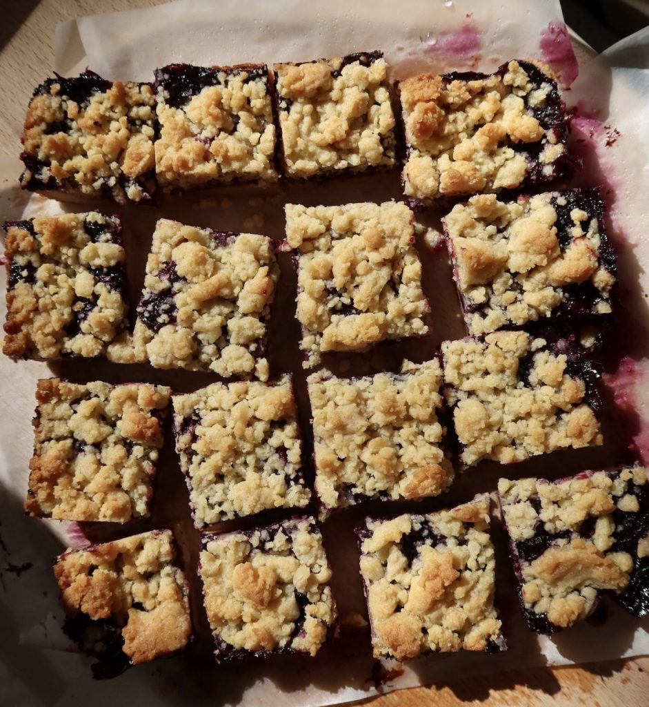 Blueberry lemon shortbread bars